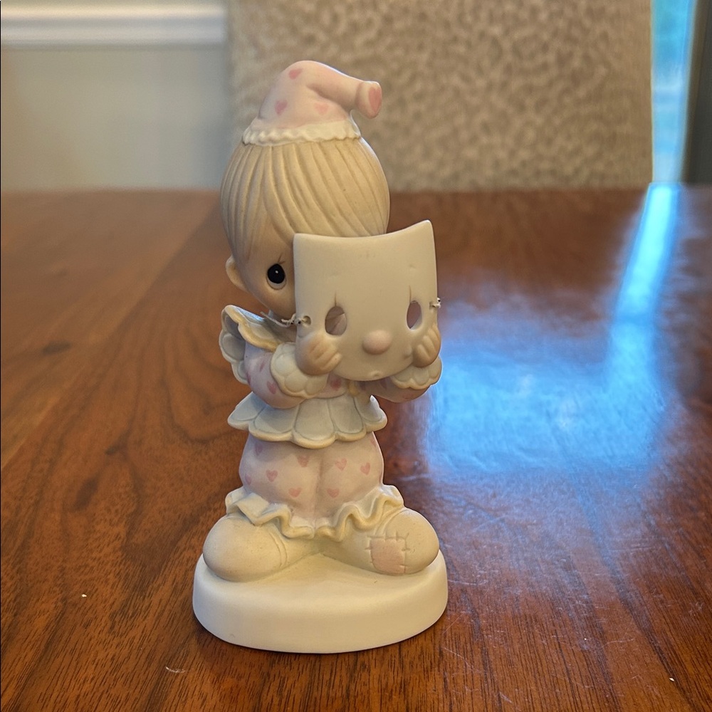 Precious Moments 1981 Put On A Happy Face